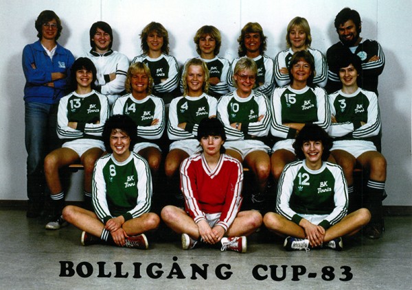 1983 Bolligång Cup. Monika, Ann-Helen, Christina, Carin, Mia, Katta, Sten Monika, Mia B, Marie E, Pia, Boel, Cajsa, Maria A, Camilla, Helen